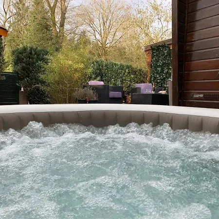 דירה Bungalow With Private Jacuzzi *